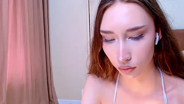 lalisabrown online show from June 3, 10:49 am
