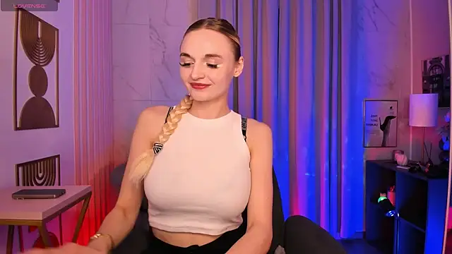 Mila  Lux online show from July 10, 9:26 pm