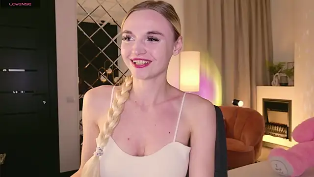 Mila  Lux online show from July 13, 9:26 pm