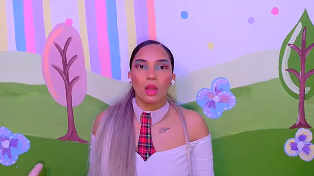 Briana pratt online show from July 24, 12:58 pm