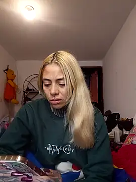 sofigirlgold online show from May 30, 3:10 pm