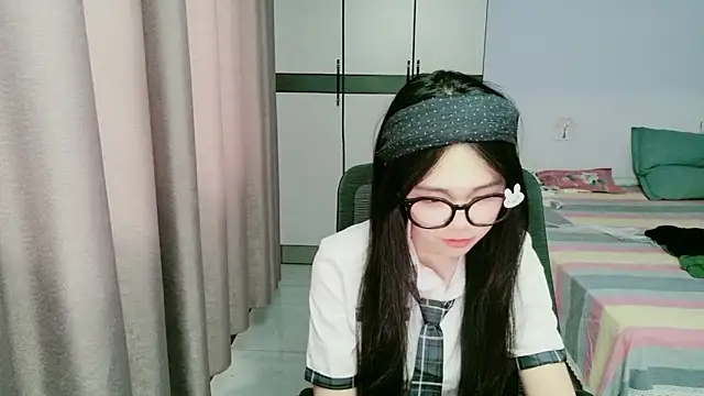 xiaoxiaoyu030 online show from June 18, 9:10 am