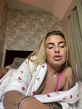 CharlottemilfUKx online show from May 15, 11:29 pm