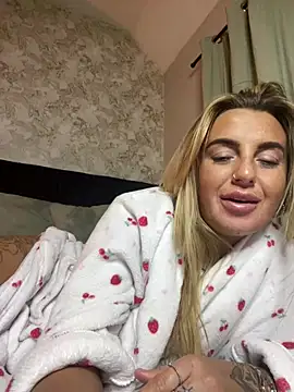CharlottemilfUKx online show from May 15, 11:40 pm