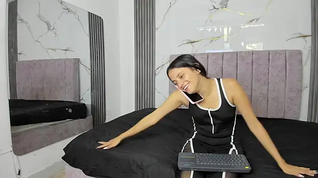 gissel and fabi online show from July 28, 1:54 pm