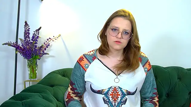 AlexaAvery online show from May 30, 6:44 am