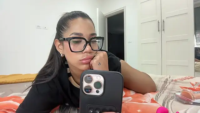 QueeNataly online show from June 4, 1:37 pm