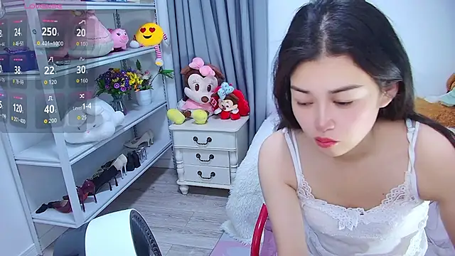 QinQin-888 online show from May 30, 9:54 pm