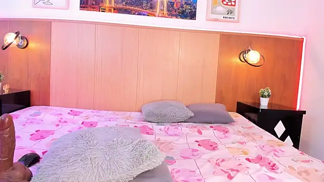 Anniie Fox  online show from July 25, 1:07 pm