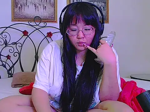 Snapshot of pikpikpikachu chatting on May 29, 8:34 am pikpikpikachu online show from May 29, 8:34 am
