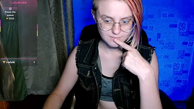   Freya    online show from July 26, 4:59 pm