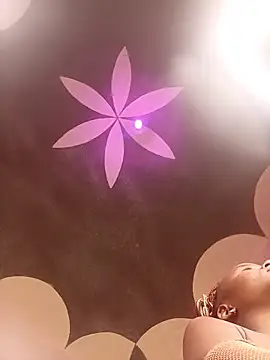 sexy girlyee online show from May 31, 7:59 pm