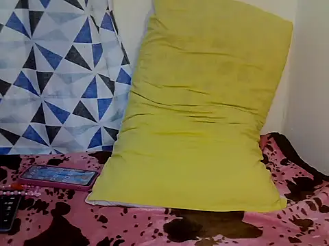 Simply Naughty0 online show from July 19, 9:44 am