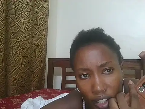 misspretty001 online show from July 22, 9:27 pm