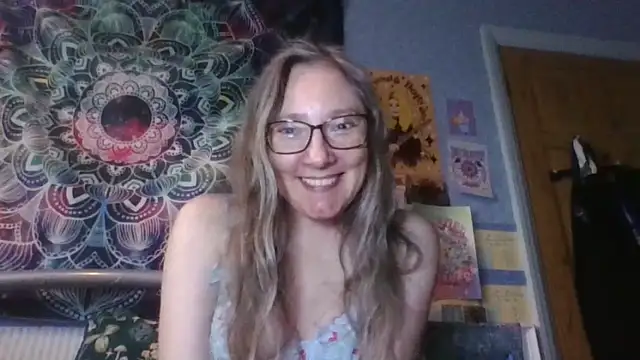 Izzylove47 online show from May 19, 8:10 am