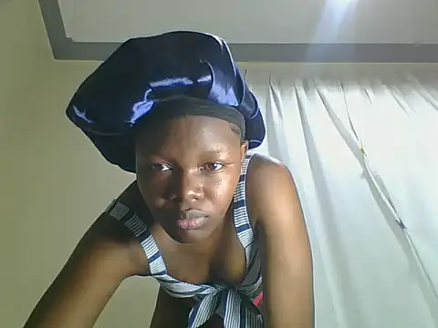 Sweetgal2025 online show from June 25, 3:28 am