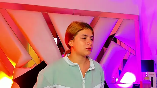 AliceCruzz online show from July 24, 1:09 pm