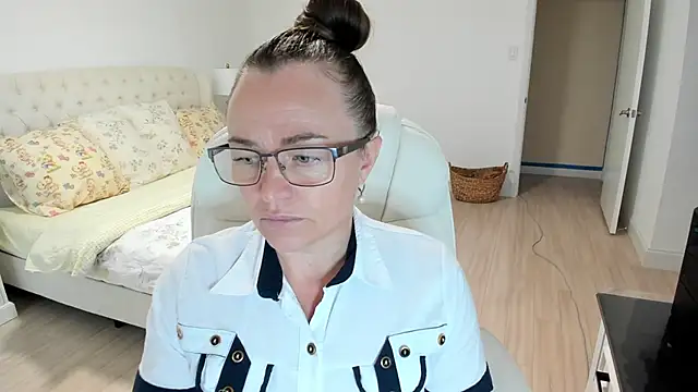 Snapshot of Vika73 chatting on September 16, 12:57 pm Vika73 online show from September 16, 12:57 pm