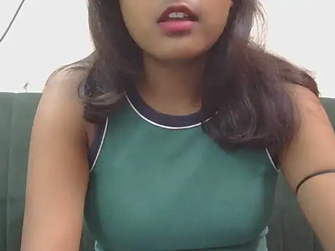Diana Penty online show from July 13, 5:35 pm
