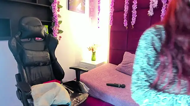 NinaaXXX  online show from July 22, 11:06 pm
