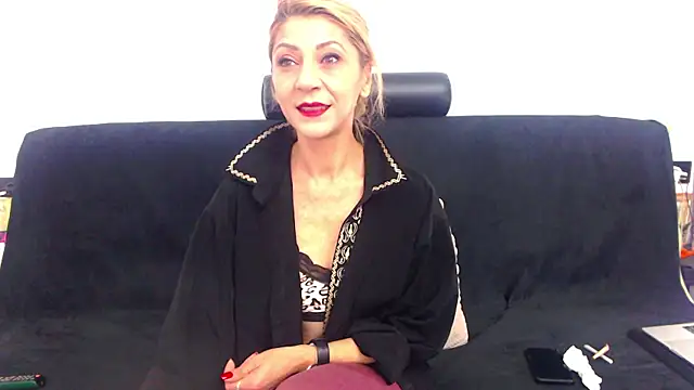 FoxyloveXXX online show from July 22, 8:10 pm