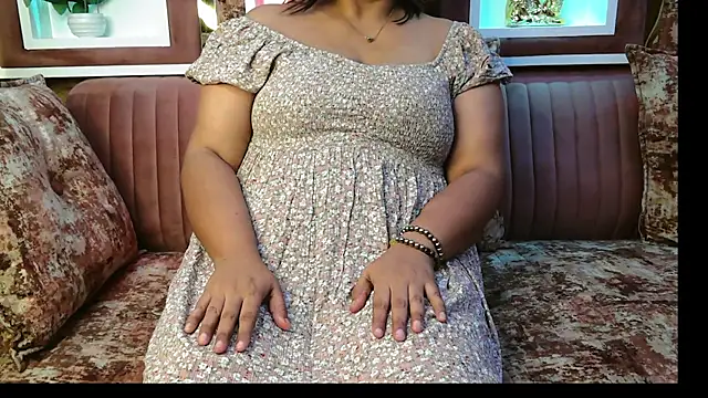 Flirty mommy online show from May 27, 4:04 pm