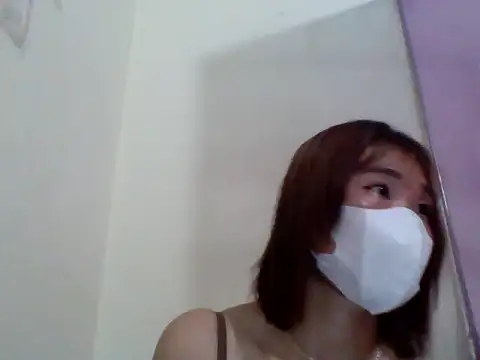 Lissaa18 online show from May 24, 2:27 pm