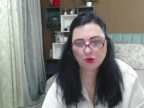 ValerieSmithsx online show from May 21, 6:00 am
