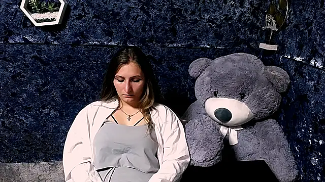 Jenny smille  online show from July 17, 5:23 am