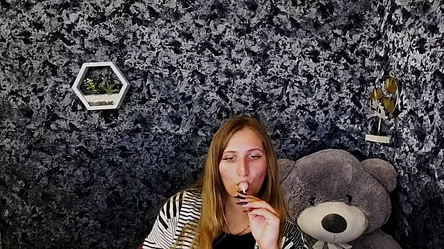 Jenny smille  online show from July 20, 8:06 am
