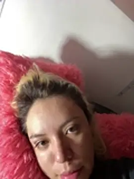 Natashabennett online show from May 31, 4:40 am