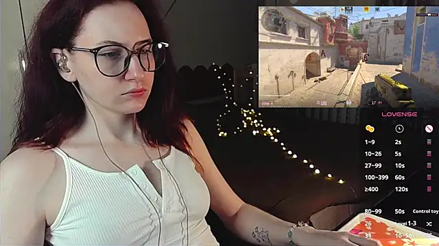 PricklyPeach online show from July 22, 9:16 pm