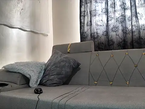 sexyleah25 online show from June 18, 9:58 am