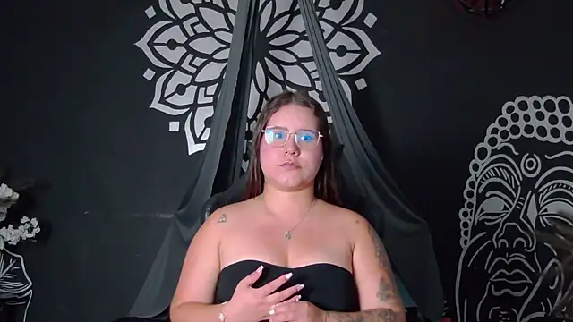 Lia Avalon online show from July 18, 11:46 am