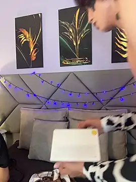 Mika love milo online show from June 14, 4:46 am