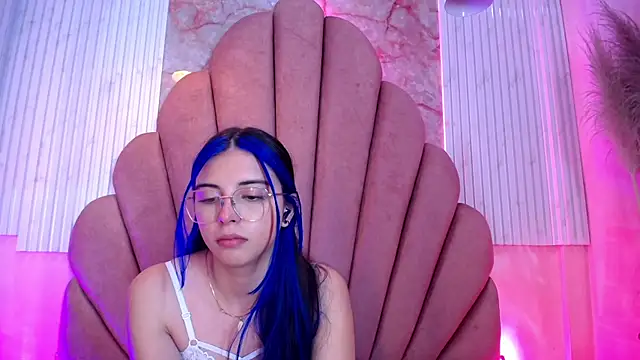 Kyomi Hunt online show from July 29, 4:45 am