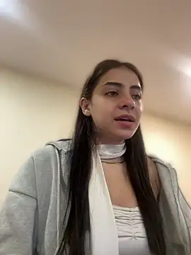 Hanna Cruz  online show from June 8, 2:29 pm