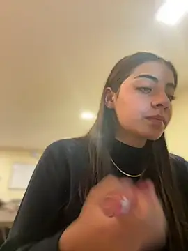 Hanna Cruz  online show from July 28, 4:39 pm