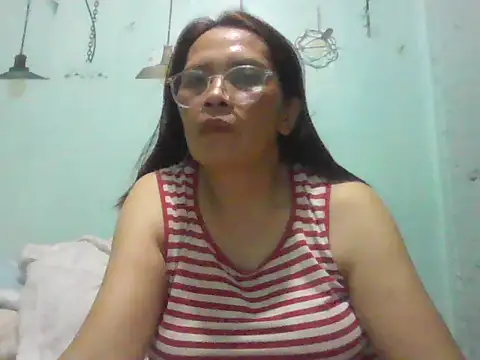 momshe2026 online show from May 28, 1:09 pm