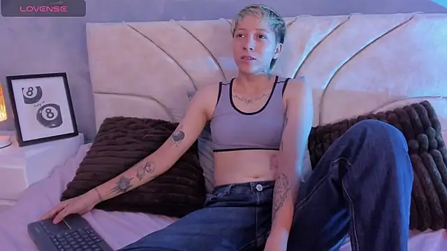 vane grey online show from May 26, 8:41 pm