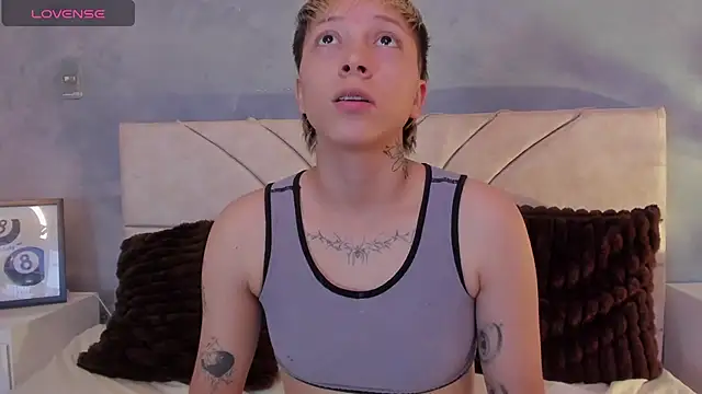 vane grey online show from June 14, 7:47 pm
