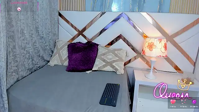 KaylaDavies online show from July 15, 2:00 pm