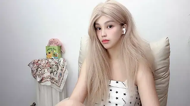 jiangjiang2005 online show from July 22, 7:15 pm