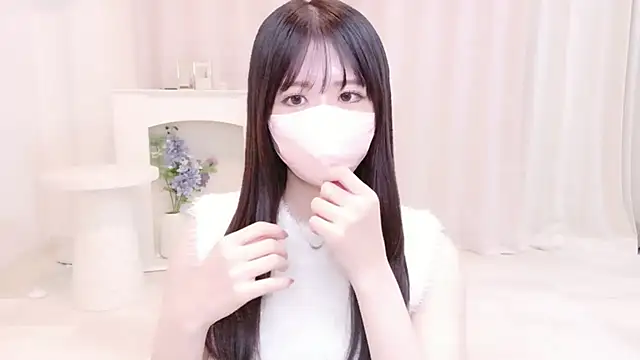 Yuinyaaa online show from July 5, 10:32 am