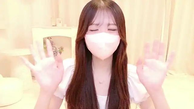 Yuinyaaa online show from June 22, 7:16 am