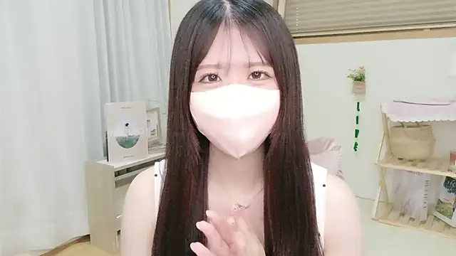 Yuinyaaa online show from June 15, 7:30 am