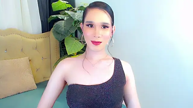 LexiLoreOnTop online show from June 7, 1:51 pm