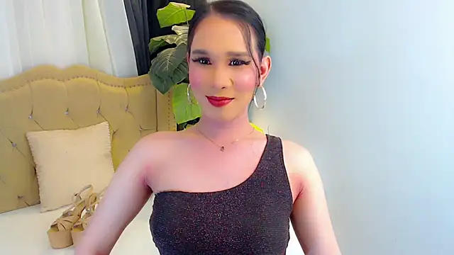 LexiLoreOnTop online show from June 21, 4:44 pm