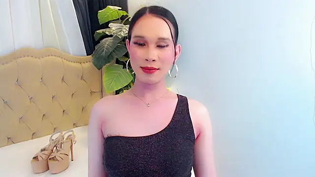 LexiLoreOnTop online show from June 28, 9:21 pm