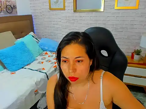 nikki nikoll online show from July 27, 7:05 am